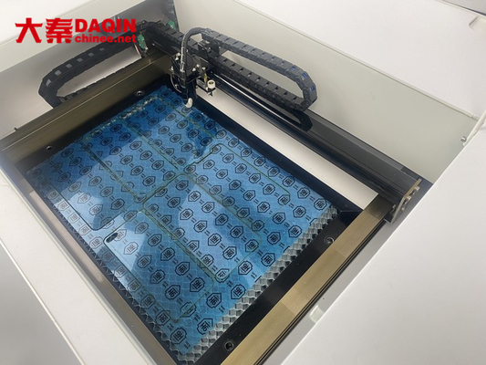 ODM CO2 Laser PVC Film Máy cắt bảo vệ màn hình di động Tự động