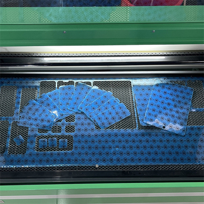 Daqin 1300W Điện thoại di động bảo vệ màn hình kính đậm nhiệt Máy cắt laser Nhà sản xuất